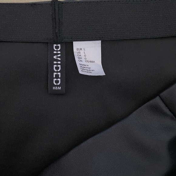 H&M black leather skirt - Picture 4 of 4
